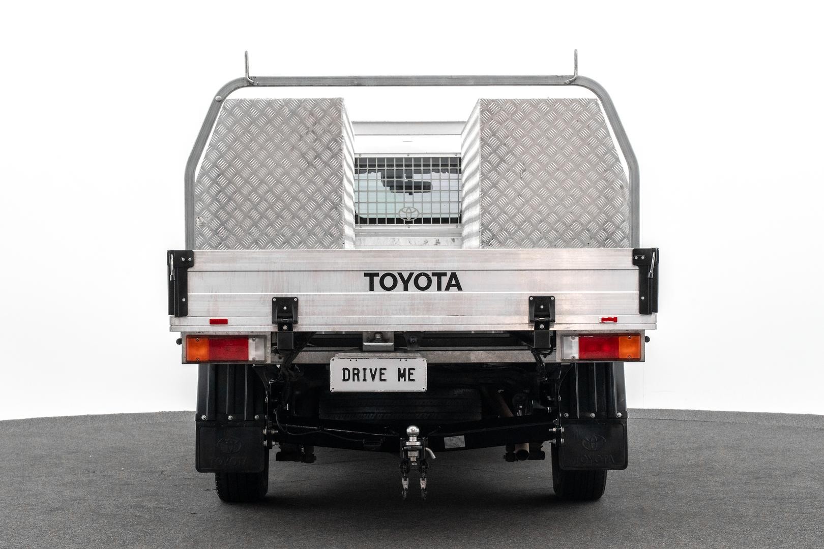 Toyota Hilux image 3
