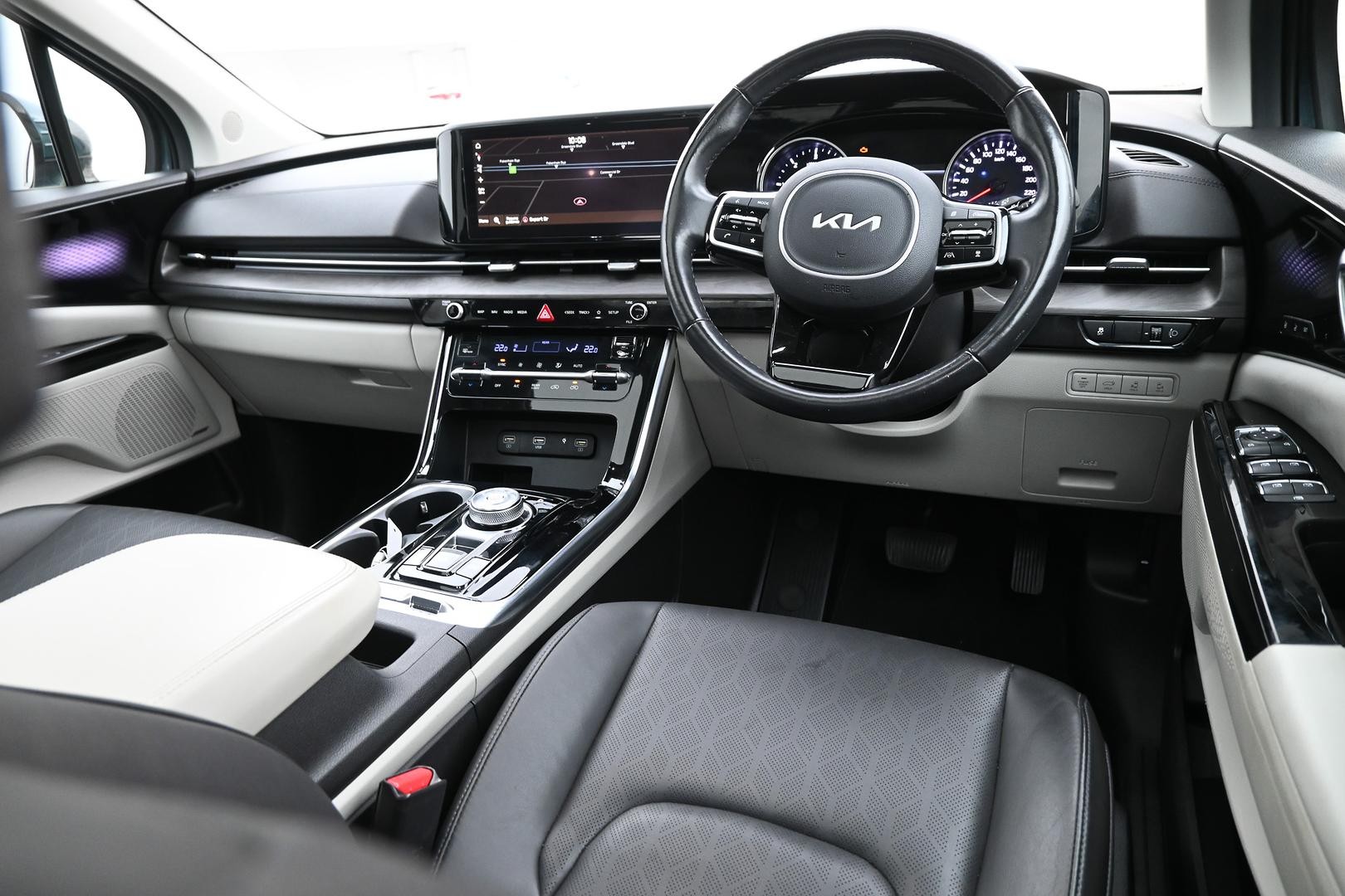 Kia Carnival image 4