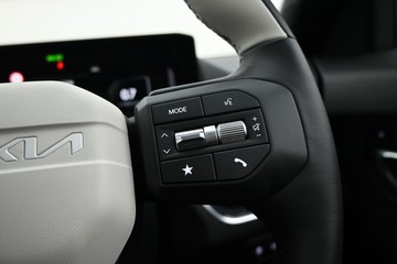 https://dvg-vehicle-assets.s3.amazonaws.com/1208627/ez03kf5u3cuxcxzakfk65j867.jpg