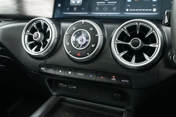 https://dvg-vehicle-assets.s3.amazonaws.com/1208634/9csbu15qojtz7sj9k5em3pkvk.jpg