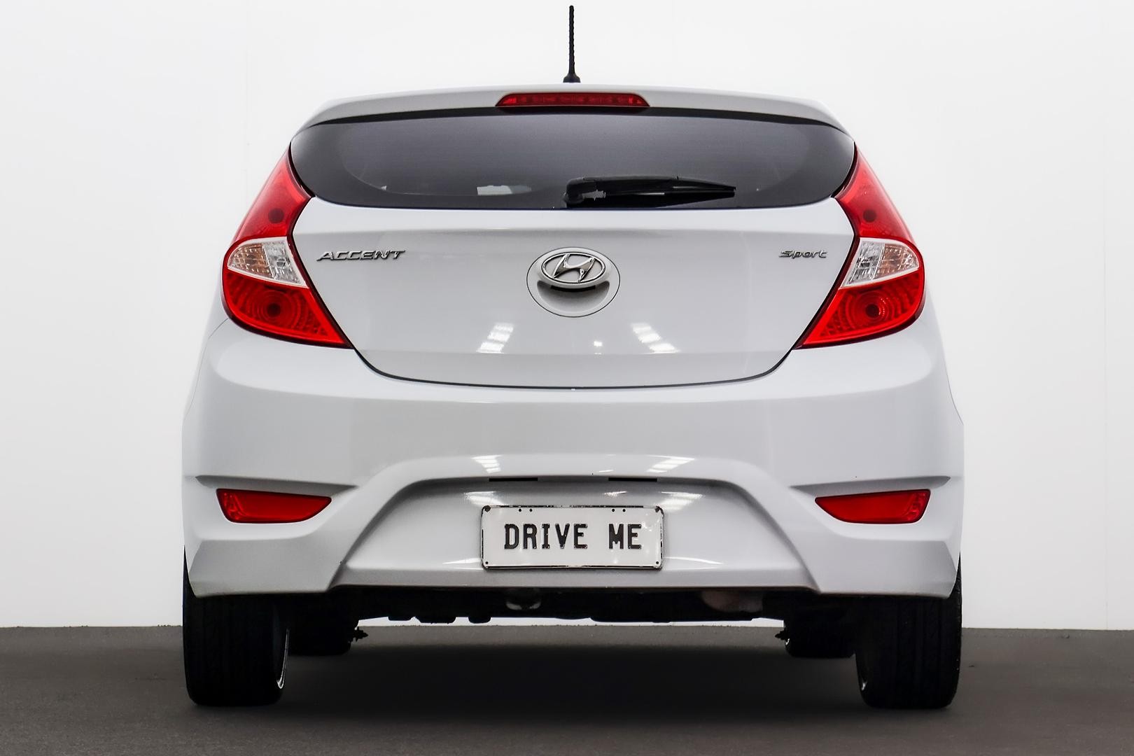 Hyundai Accent image 3