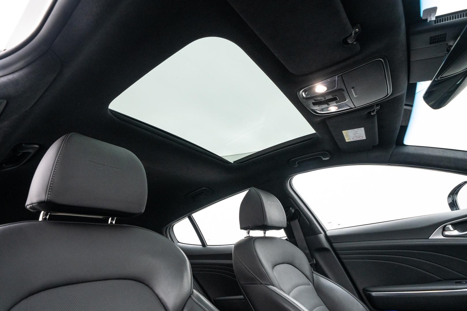 Kia Stinger image 4