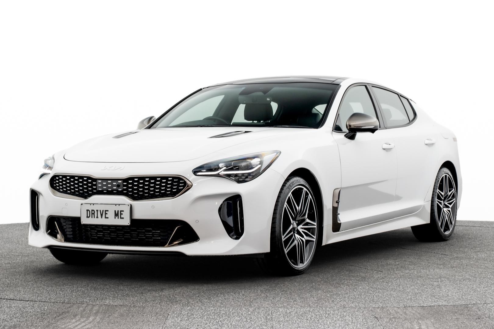 Kia Stinger image 1