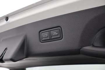 https://dvg-vehicle-assets.s3.amazonaws.com/1208734/d8elm2dexz7elie5n2e82dzje.jpg