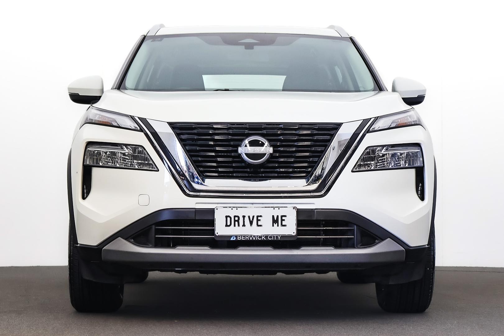 Nissan X-trail image 2
