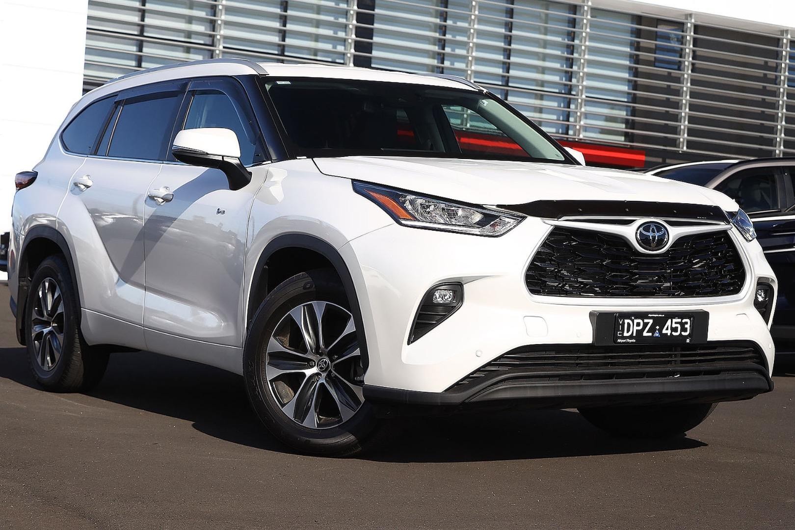 Toyota Kluger image 1