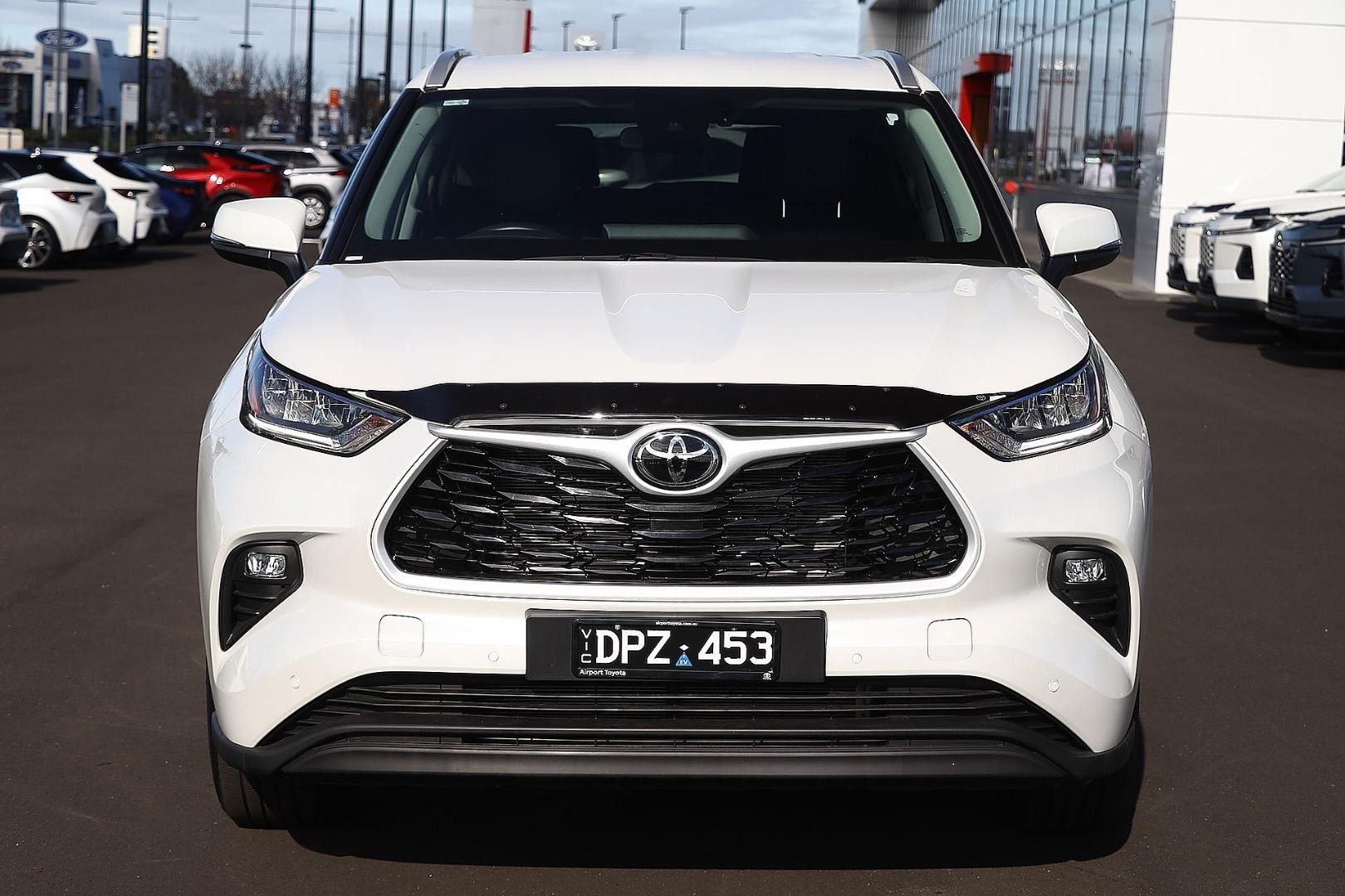 Toyota Kluger image 3