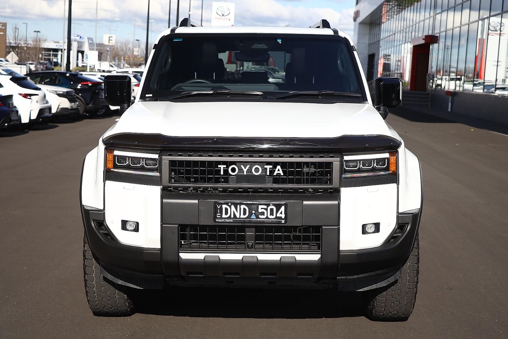 Toyota Landcruiser Prado image 3