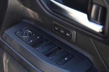 https://dvg-vehicle-assets.s3.amazonaws.com/12222925/9ihtbo7i8n05e356qwfcxv59k.jpg