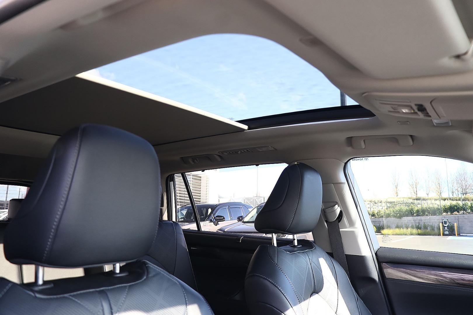 Toyota Kluger image 3