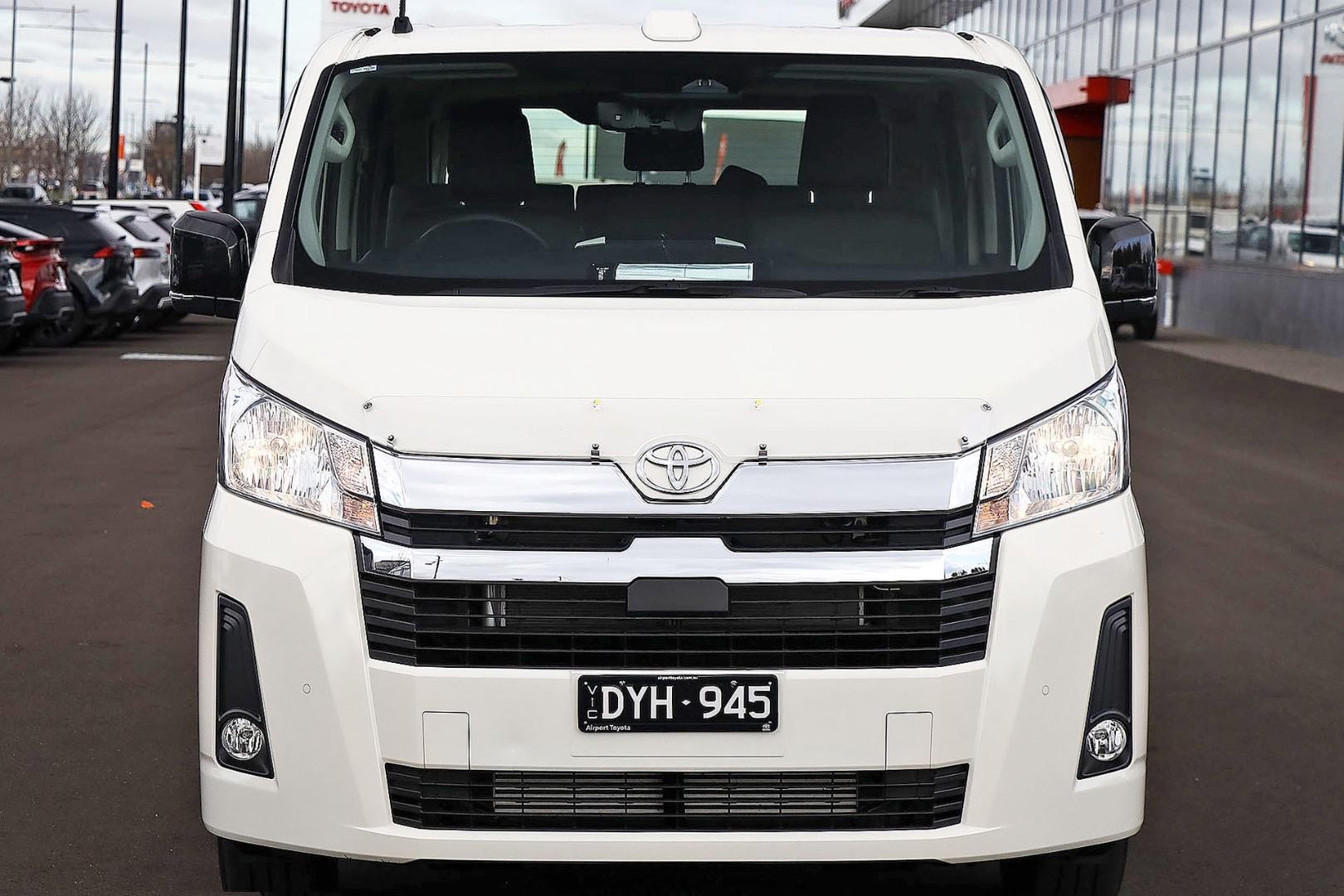Toyota Hiace image 3