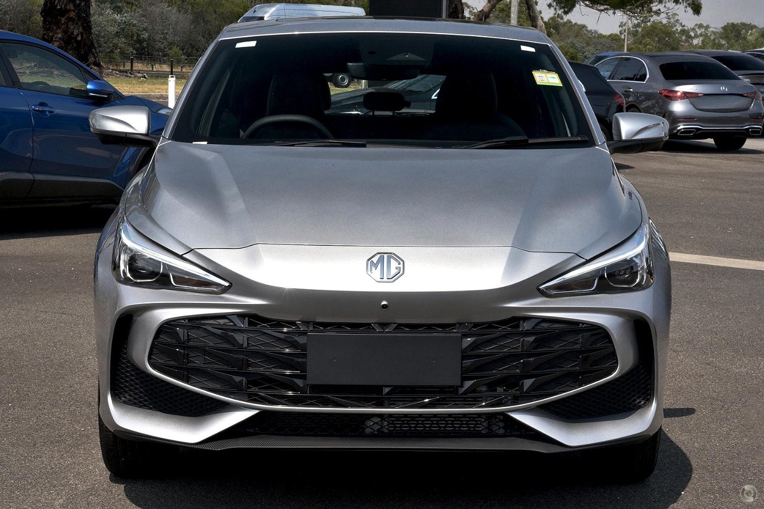 MG Mg3 image 2