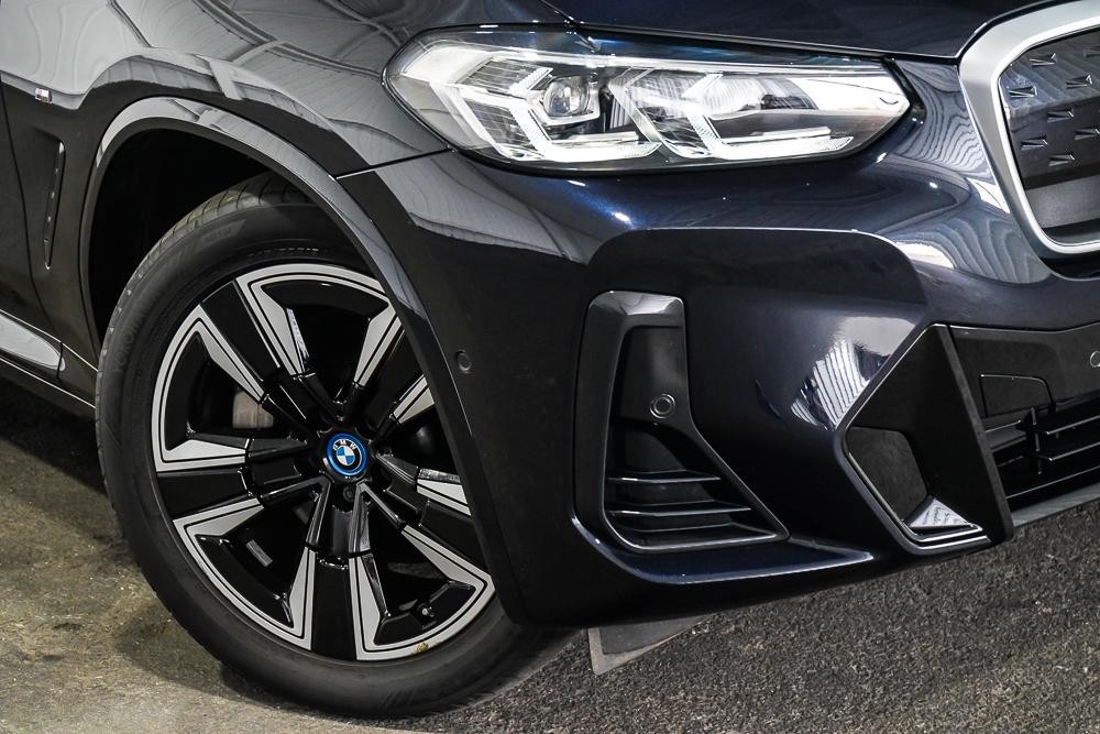 BMW Ix3 image 2