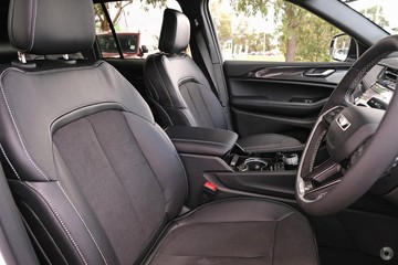 https://dvg-vehicle-assets.s3.amazonaws.com/1306548/583y9018w5v4pvjghi04zjrif.jpg