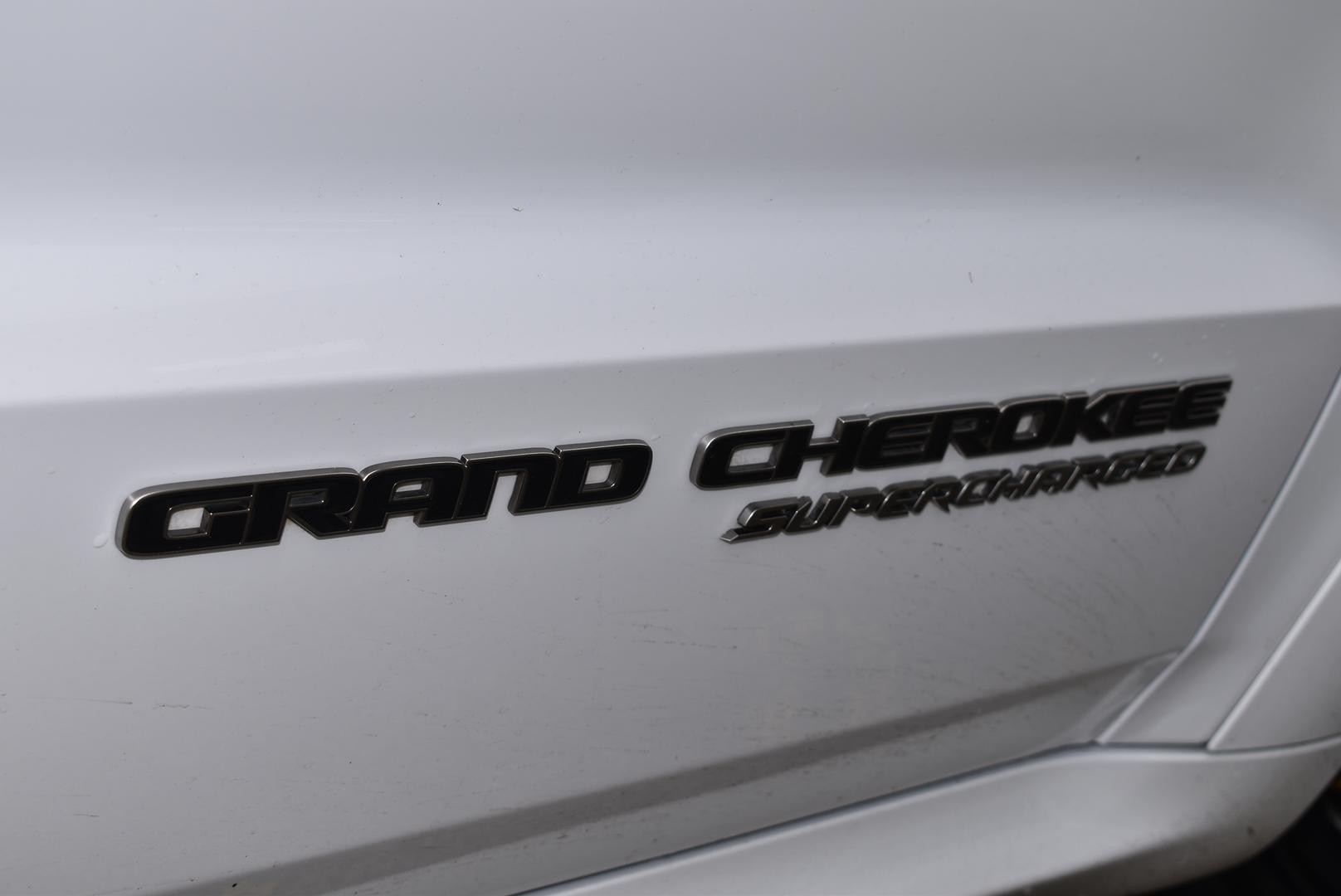 Jeep Grand Cherokee image 3