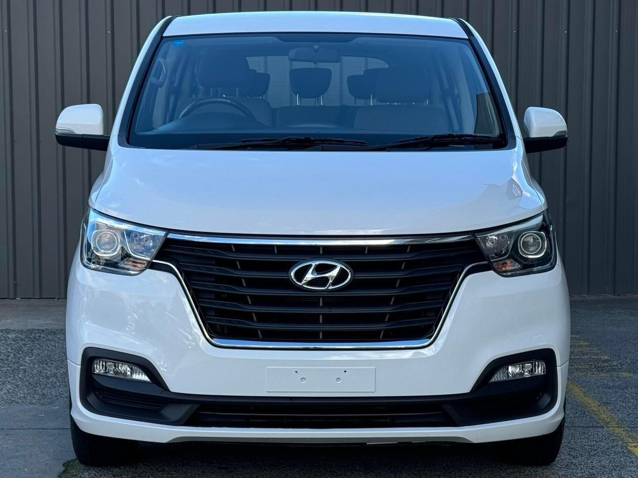 Hyundai Imax image 2