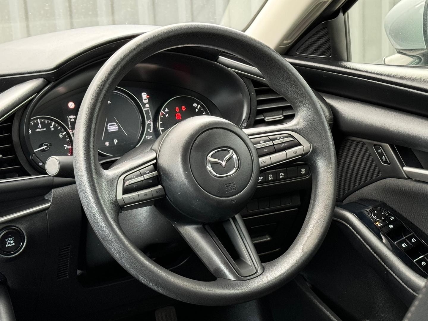 Mazda 3 image 2