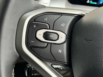 https://dvg-vehicle-assets.s3.amazonaws.com/1306963/cybvyt0ijmzchdcie8wz8tp2m.jpg