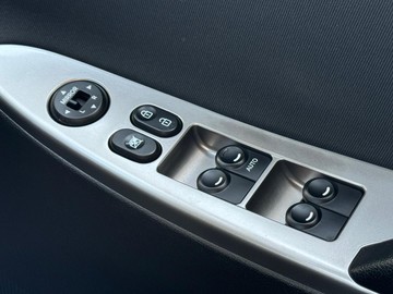 https://dvg-vehicle-assets.s3.amazonaws.com/1307006/1mq2fgl9yddefi34vwu39klxg.jpg