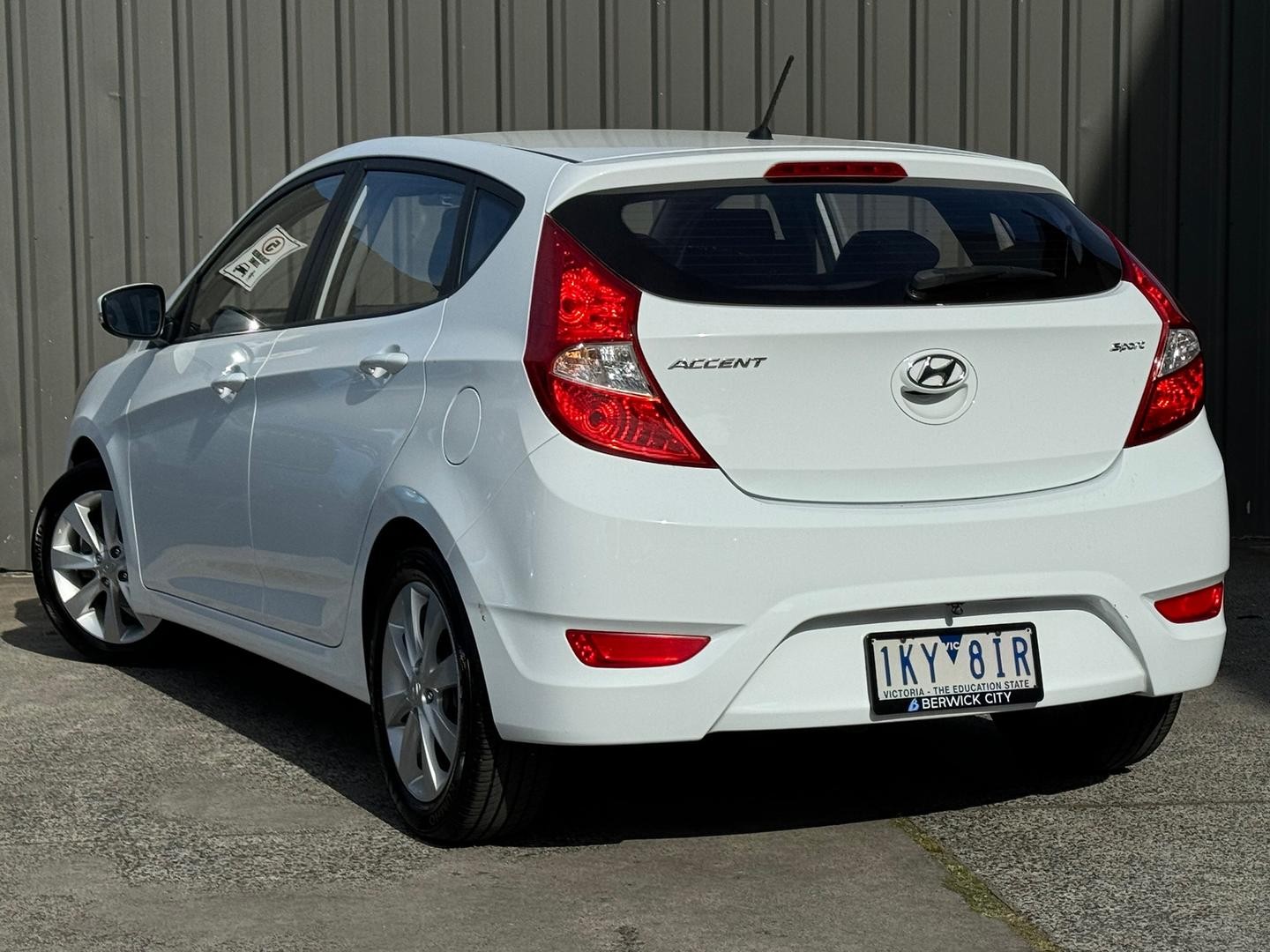 Hyundai Accent image 3