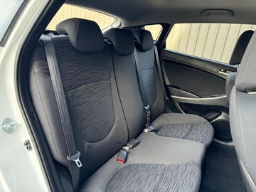 https://dvg-vehicle-assets.s3.amazonaws.com/1307006/588landnf44he8j65cghujq8n.jpg