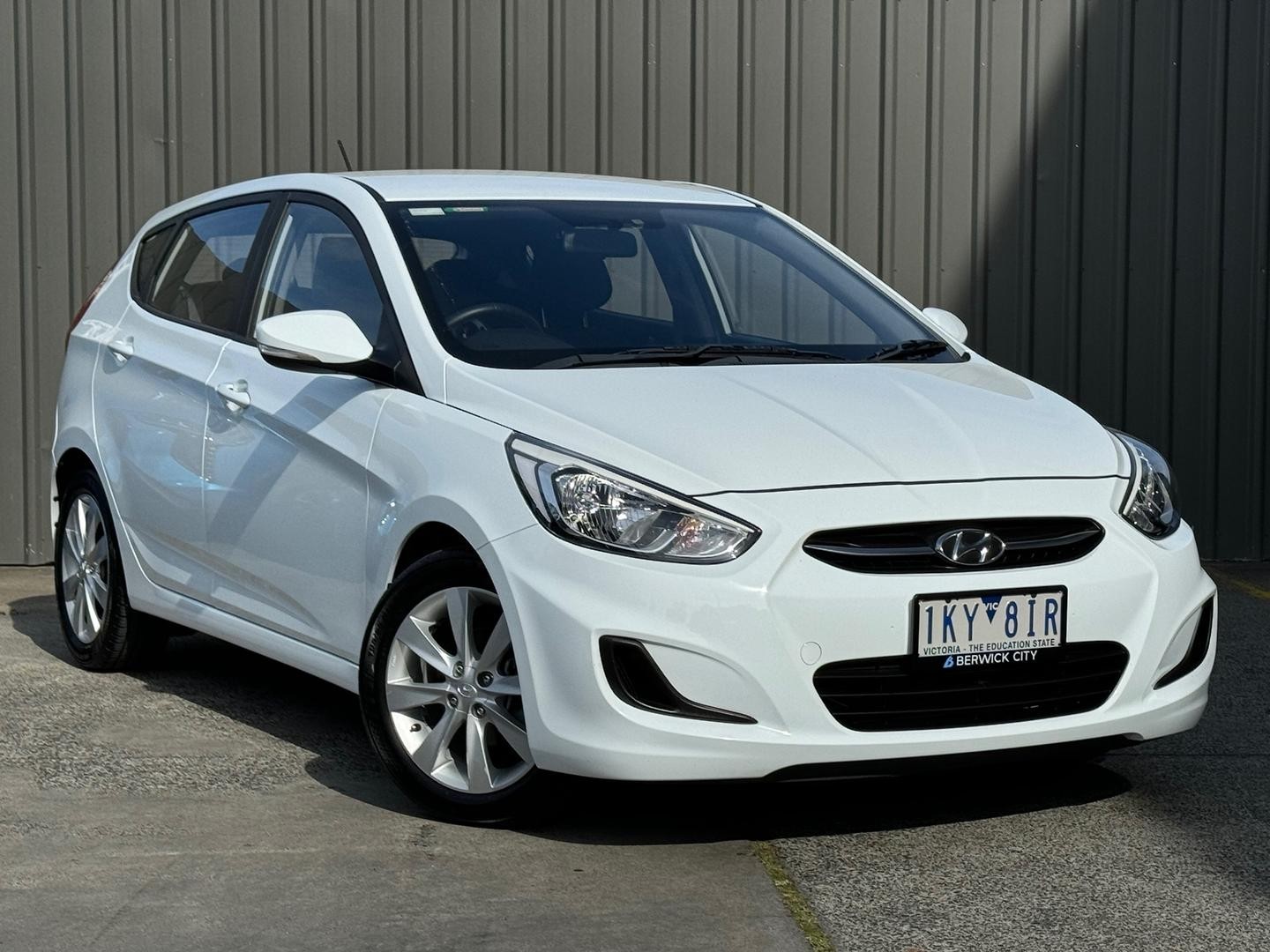 Hyundai Accent image 1