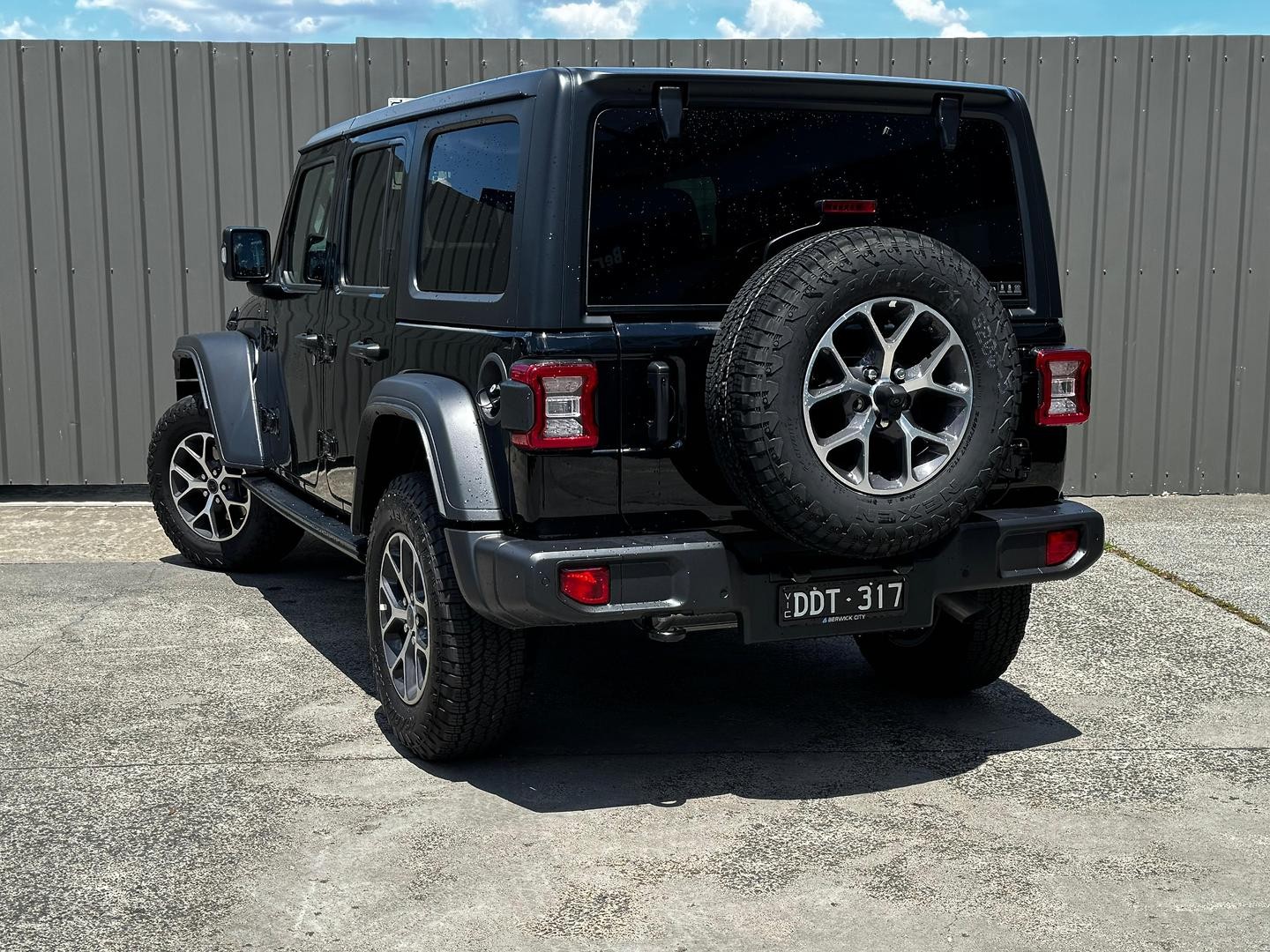 Jeep Wrangler image 4