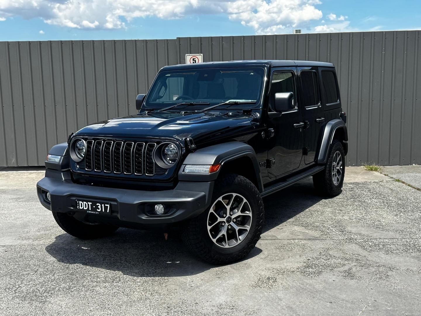 Jeep Wrangler image 3