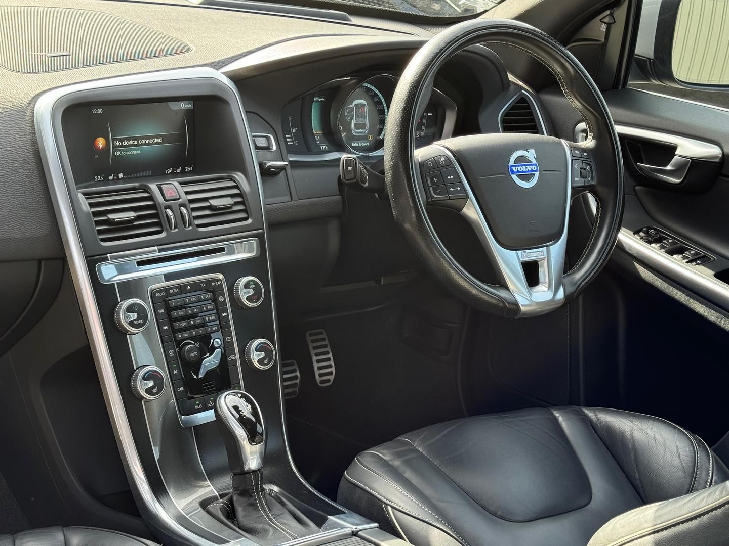 Volvo Xc60 image 2