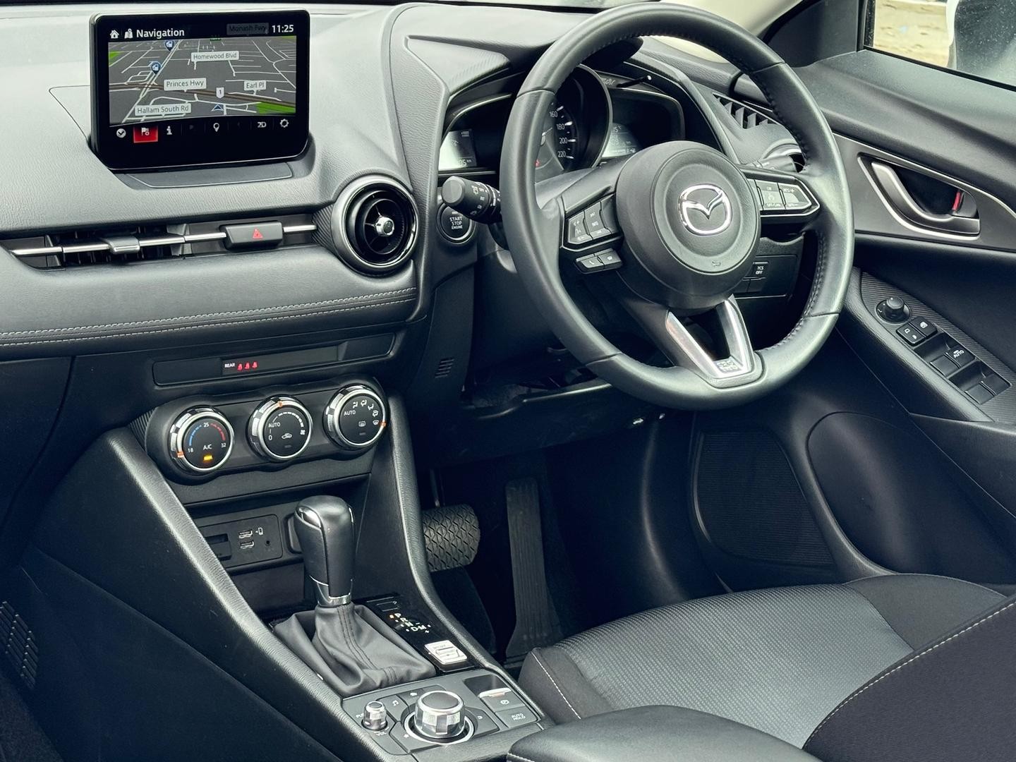 Mazda Cx-3 image 2