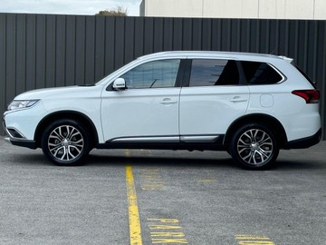 https://dvg-vehicle-assets.s3.amazonaws.com/1307158/1wxo2a14399foizovz7si6fgk.jpg