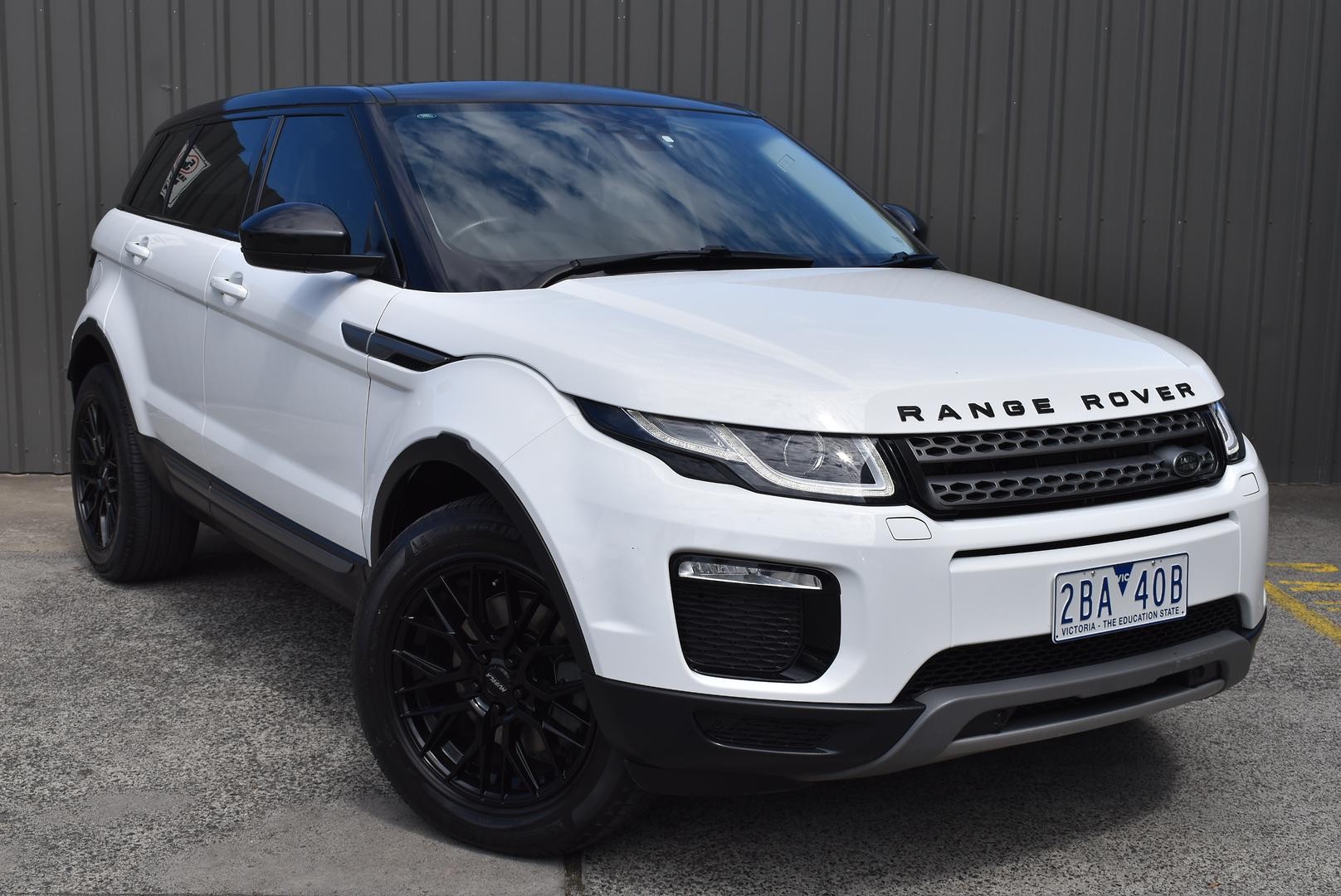 Land Rover Range Rover Evoque image 1