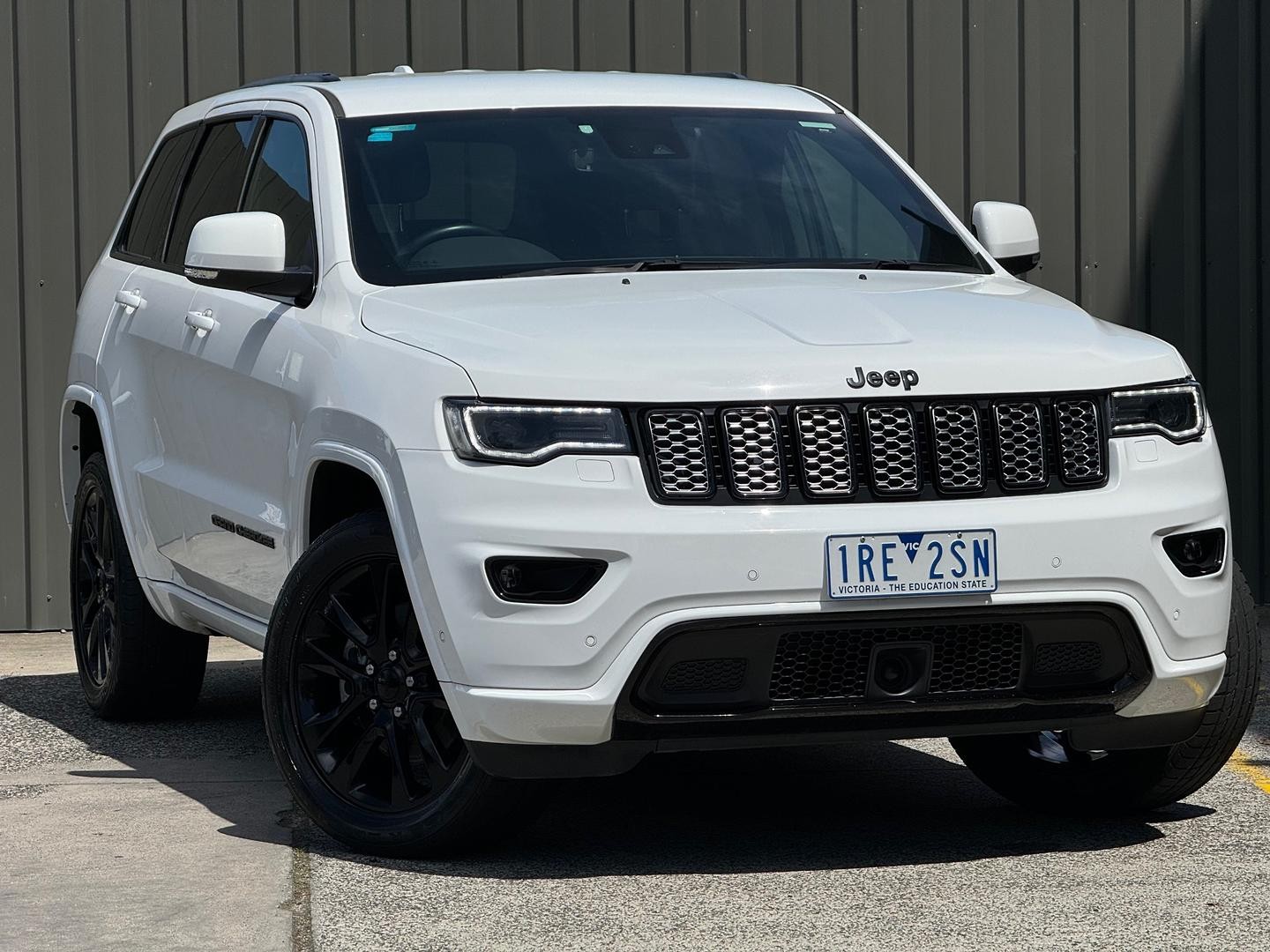 Jeep Grand Cherokee image 1