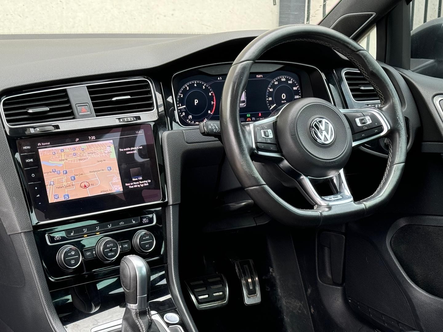 Volkswagen Golf image 2