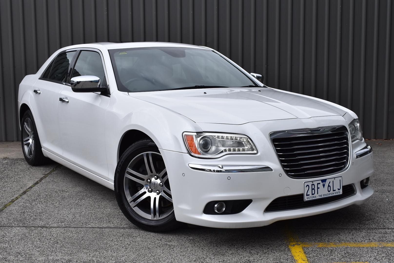 Chrysler 300 image 1