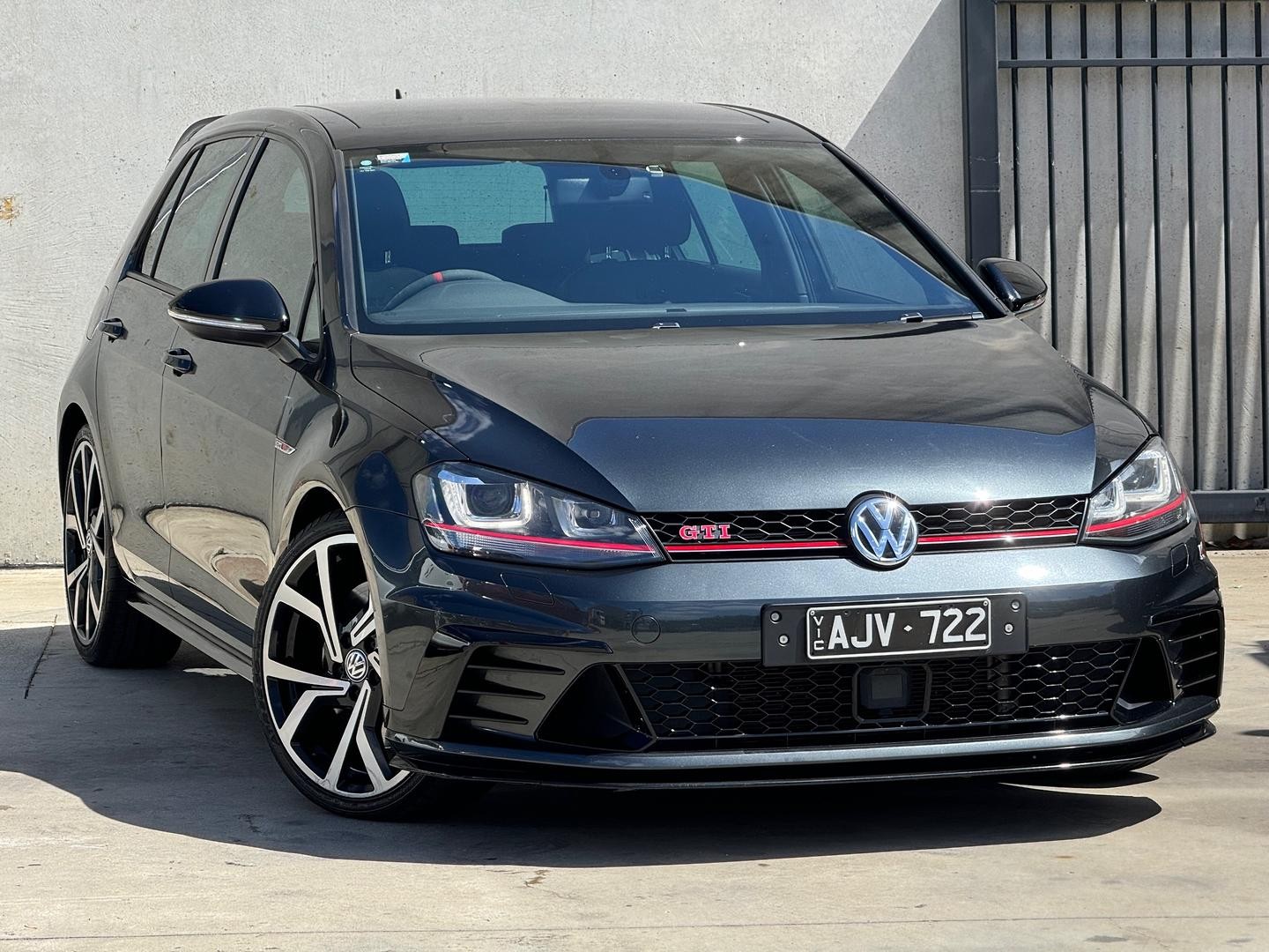 Volkswagen Golf image 1