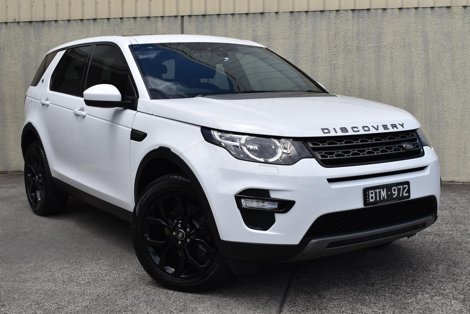 Land Rover Discovery Sport image 1