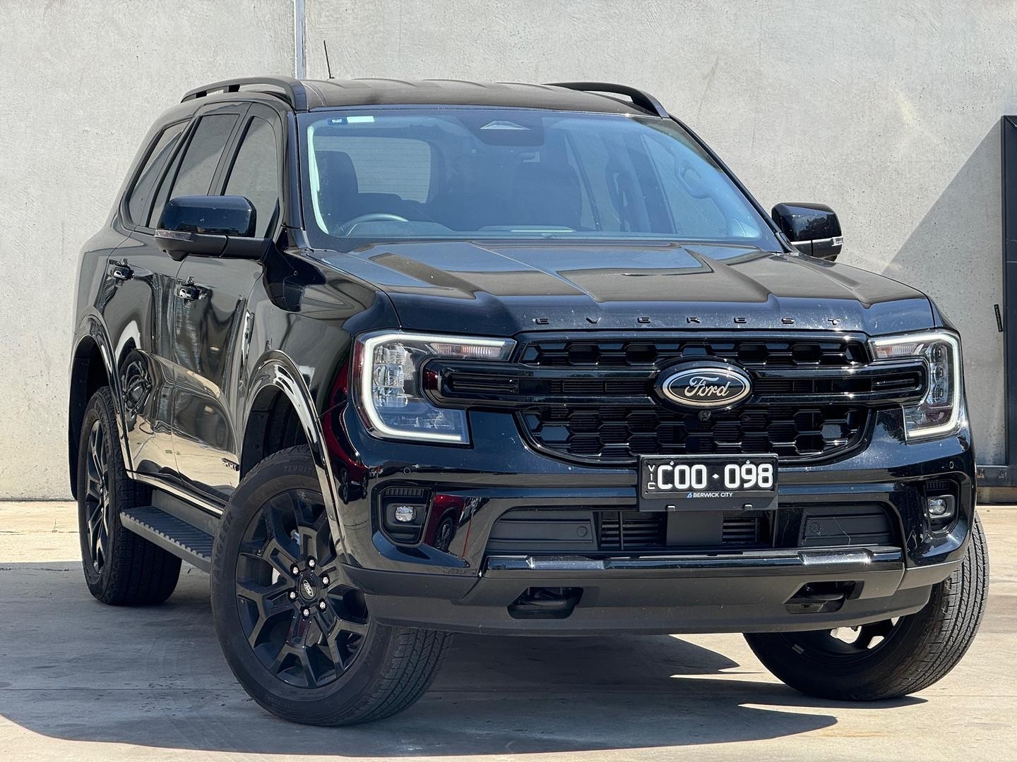 Ford Everest image 1