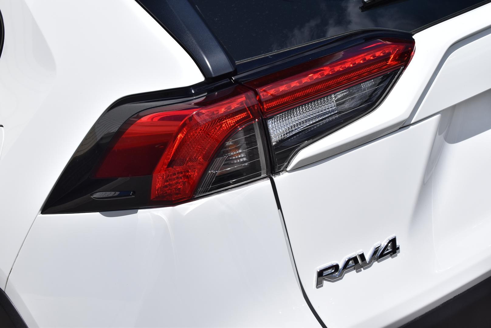 Toyota Rav4 image 3