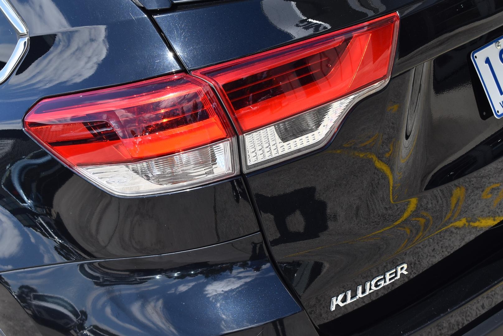 Toyota Kluger image 3