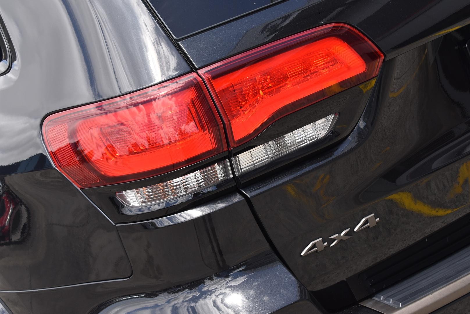 Jeep Grand Cherokee image 3