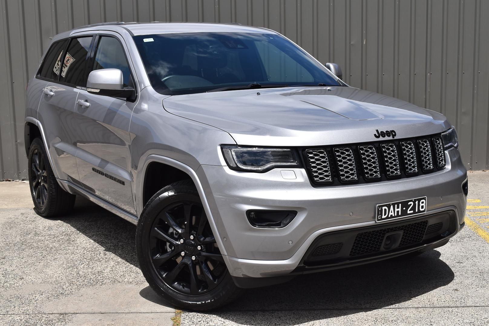 Jeep Grand Cherokee image 1