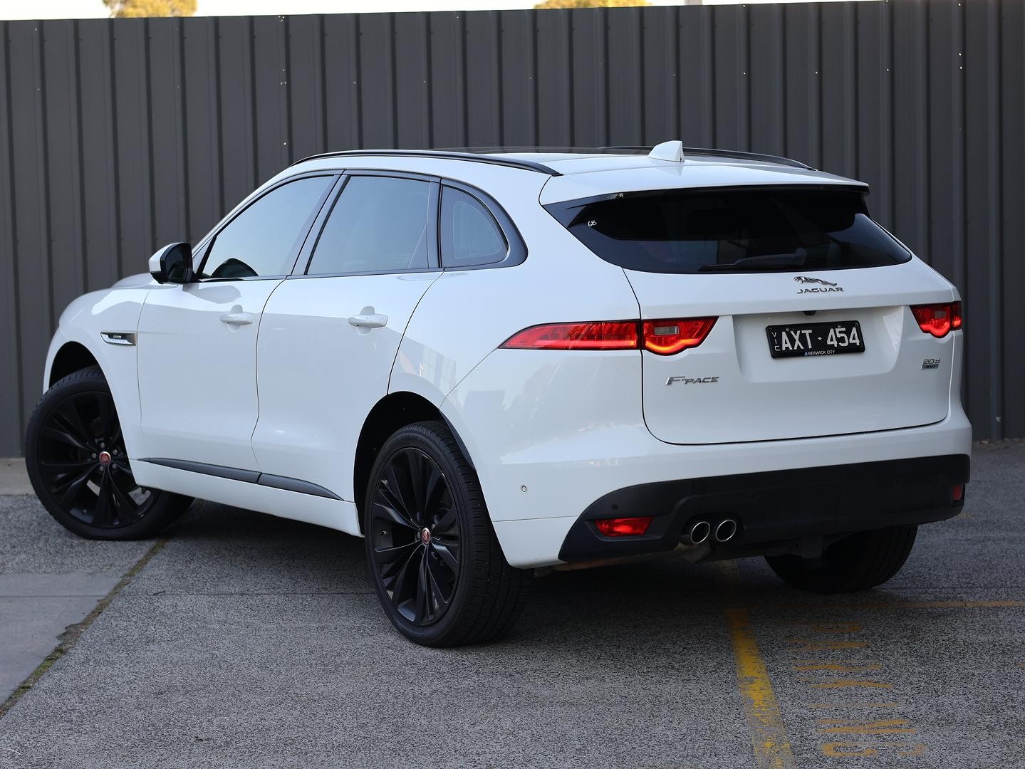 Jaguar F-pace image 3