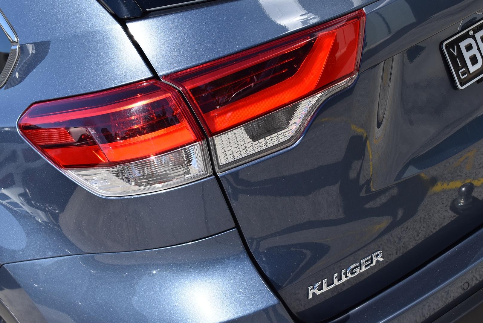 Toyota Kluger image 3