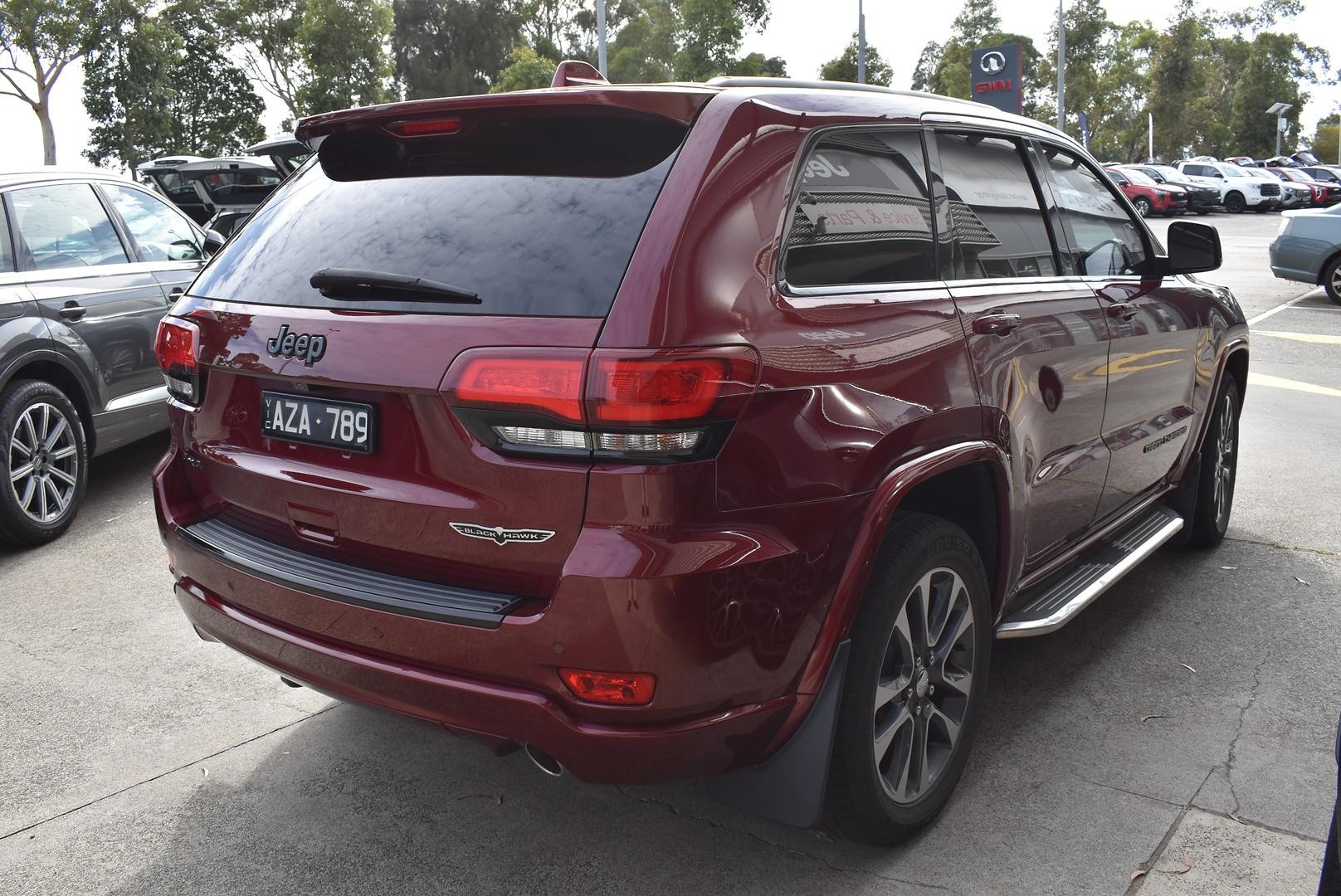 Jeep Grand Cherokee image 4