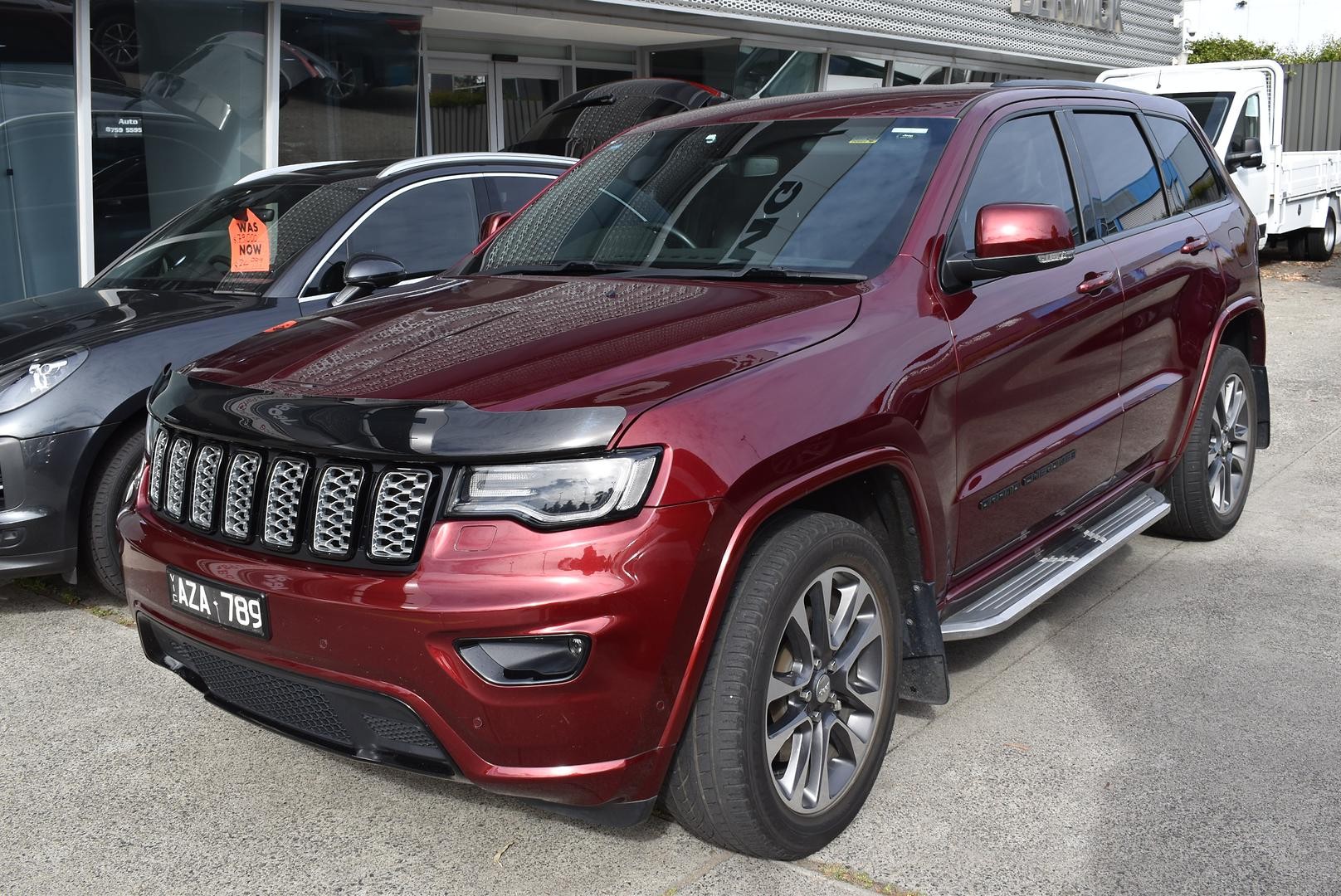 Jeep Grand Cherokee image 1