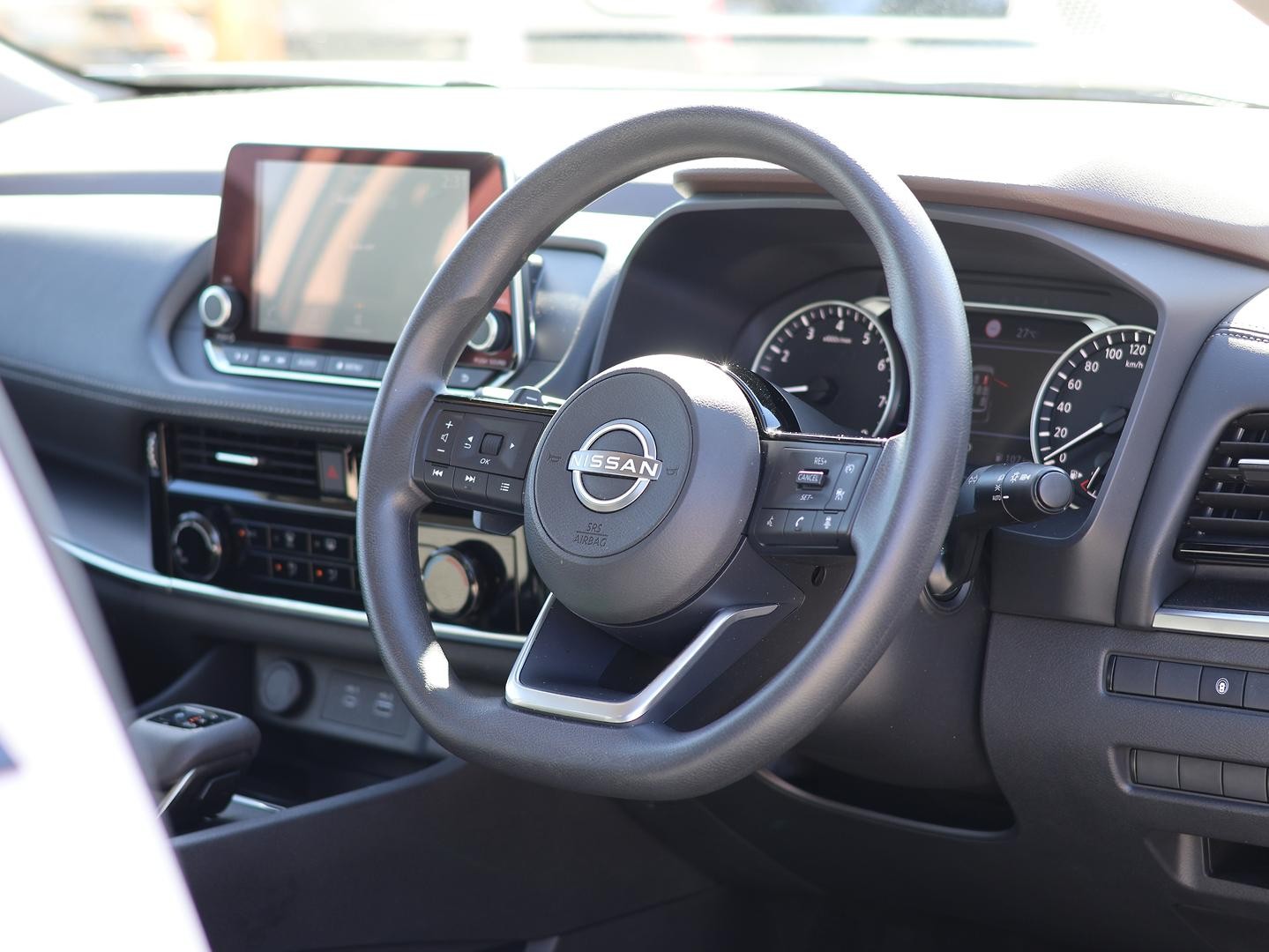 Nissan X-trail image 2