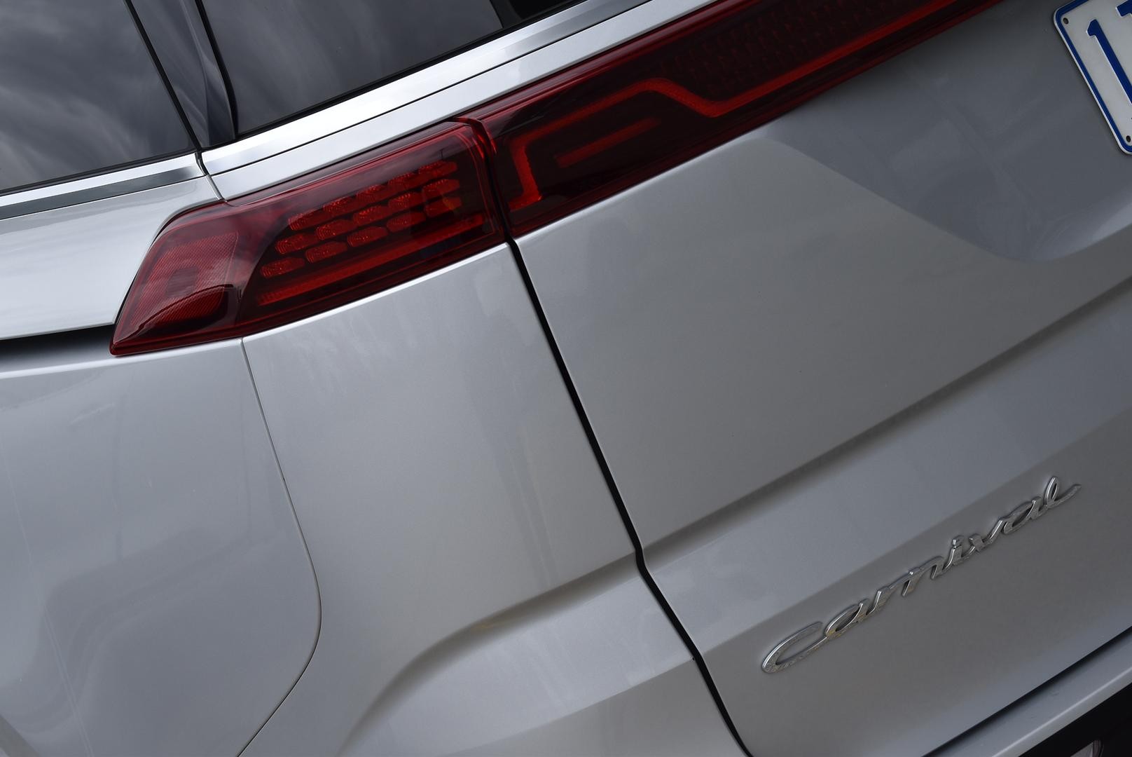 Kia Carnival image 3