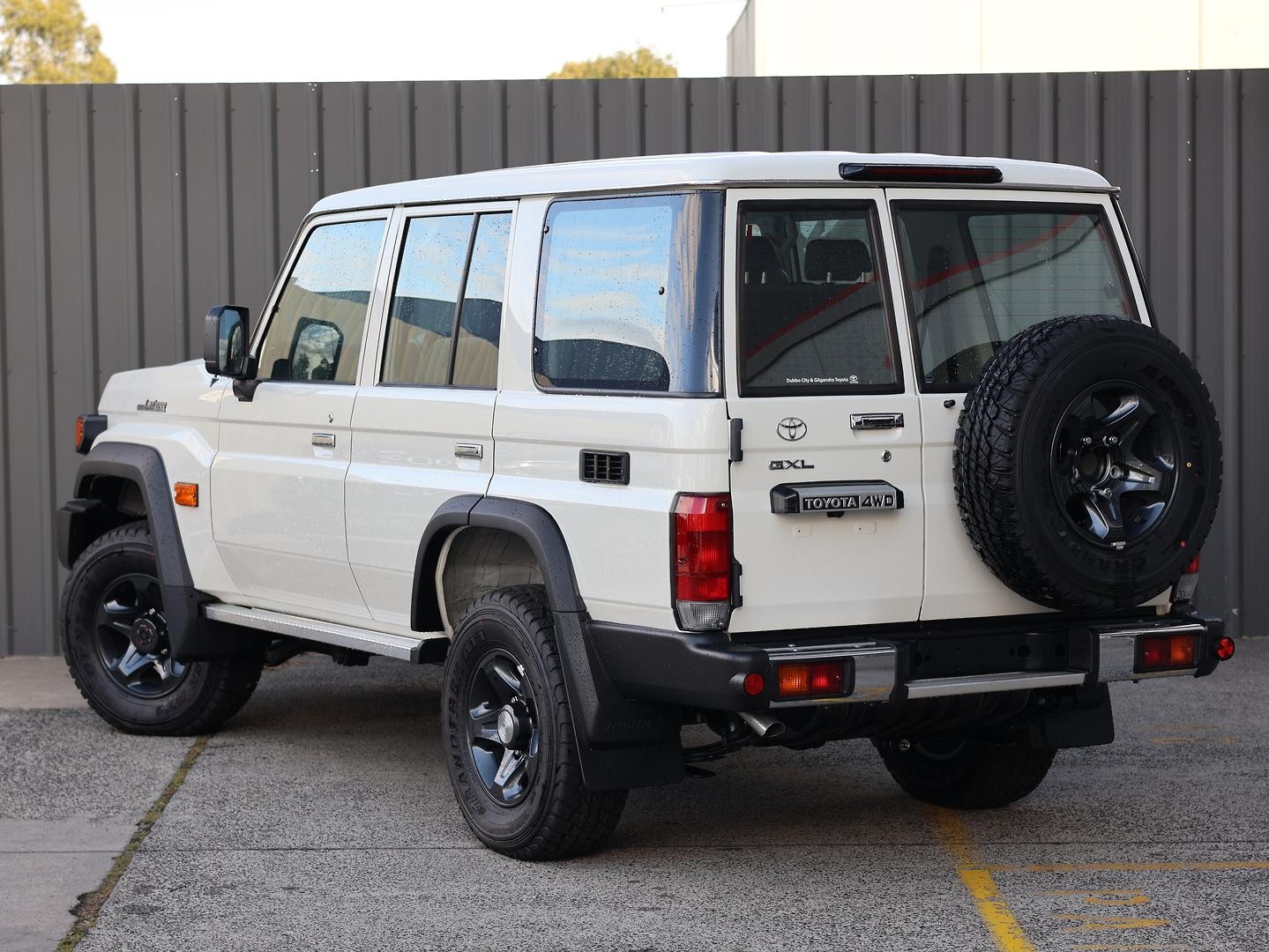 Toyota Landcruiser image 3