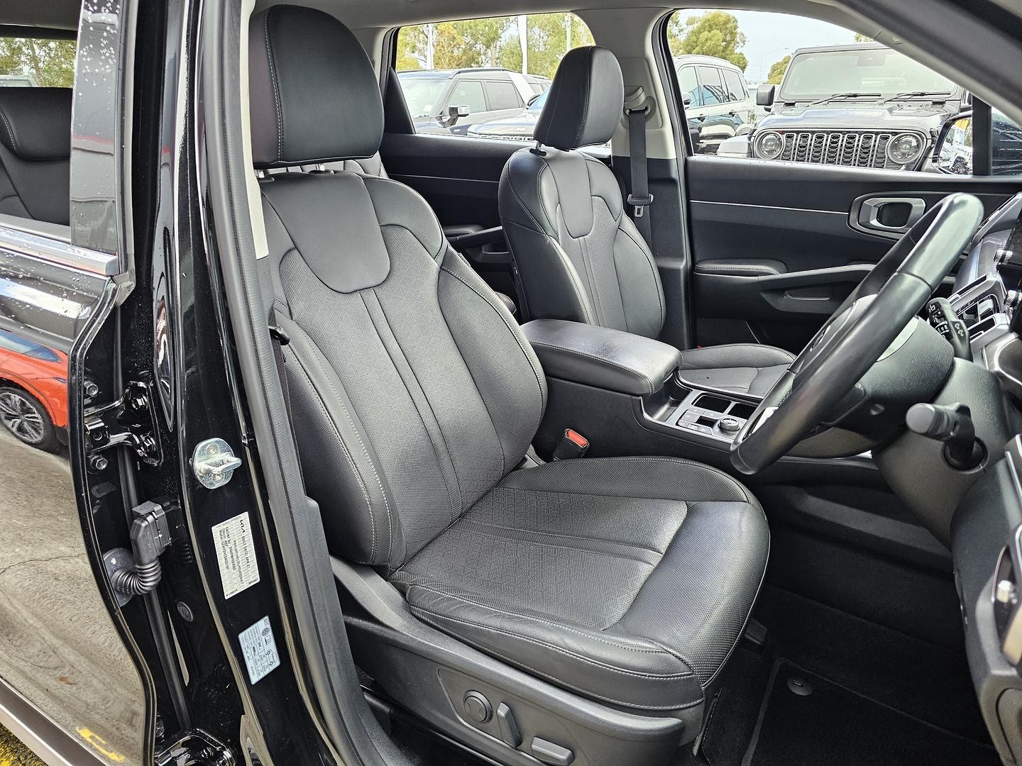 Kia Sorento image 1